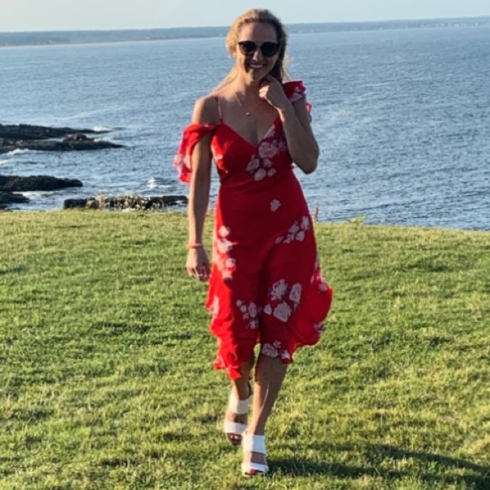 $5 w- bundle Lulu’s Red floral Dress